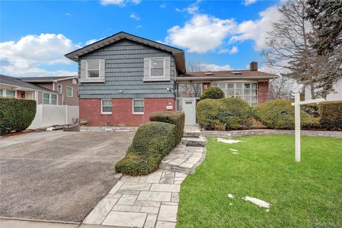 211 Cantiague Rock, Westbury, NY 11590 - MLS#: 948416