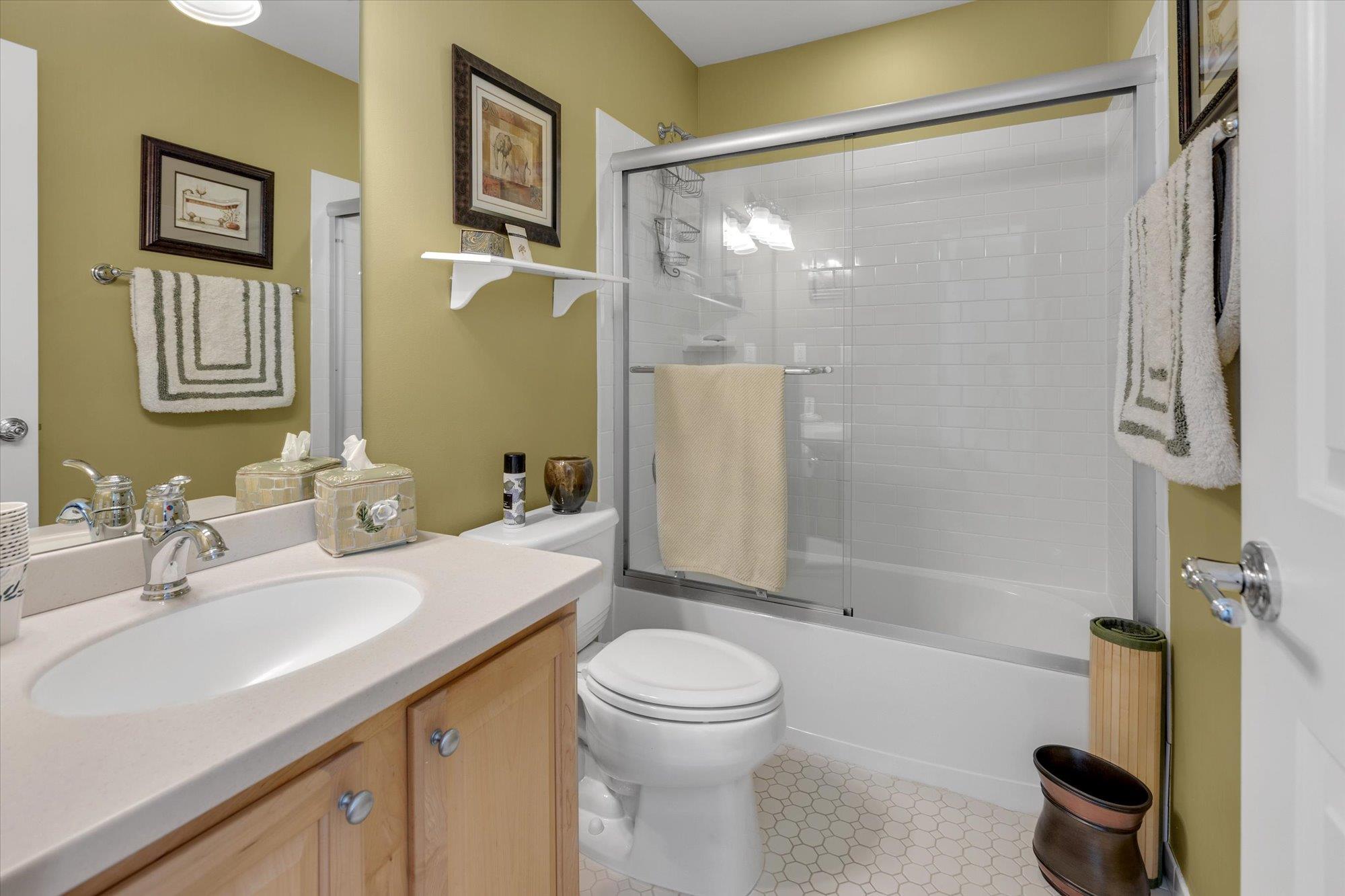 25 Durham Lane, Bayport, New York image 18