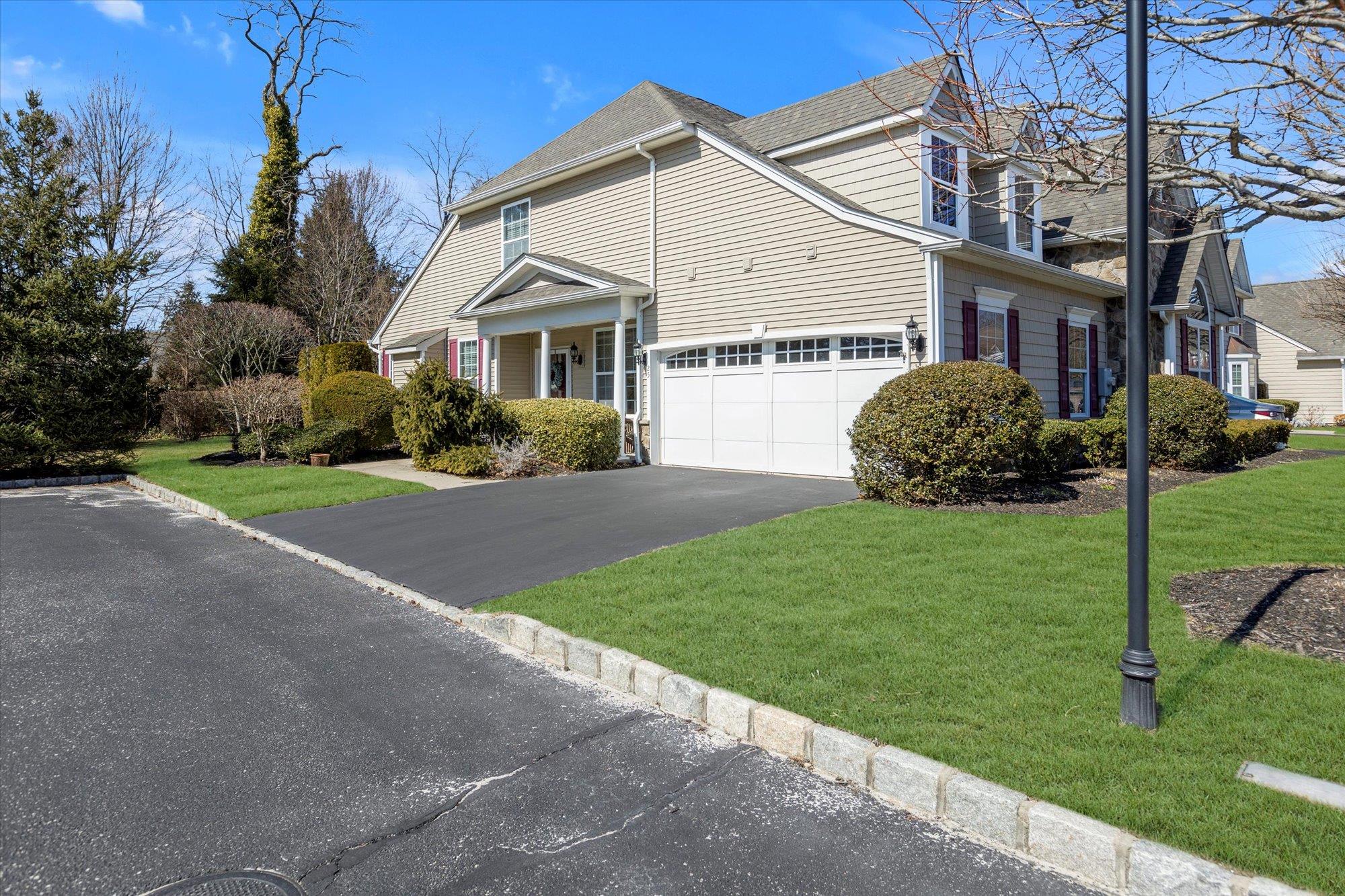 25 Durham Lane, Bayport, New York image 2