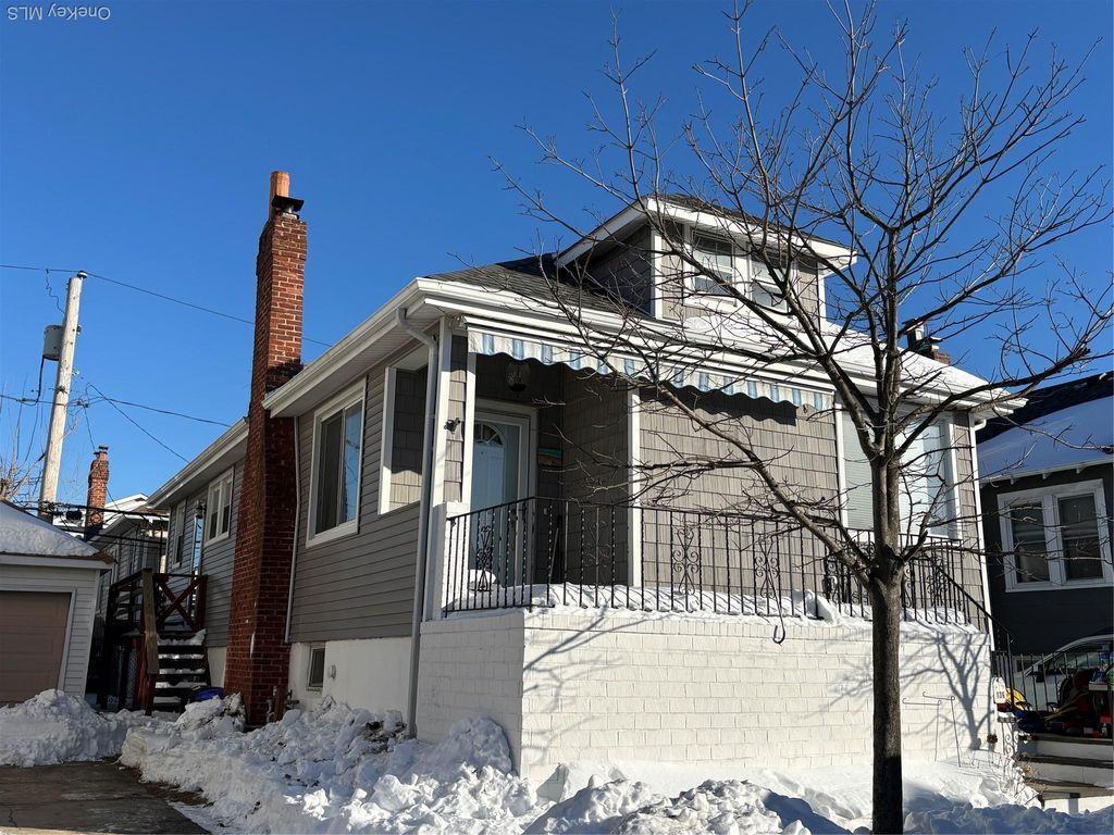Photo of 136 Taft Avenue, Long Beach, NY 11561 (MLS # 956849)