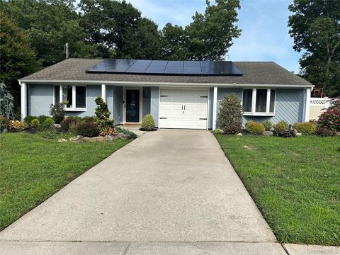 49 Holiday Park Drive Centereach NY 11720