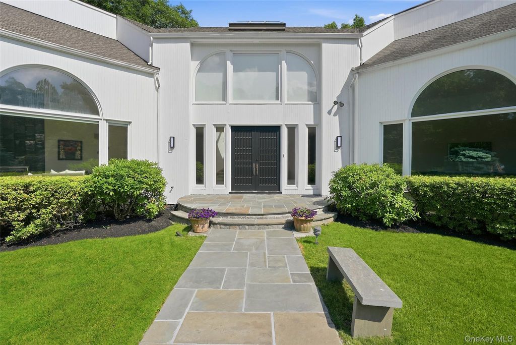 Photo of 6 Hunting Trail, Armonk, NY 10504 (MLS # 1010978)