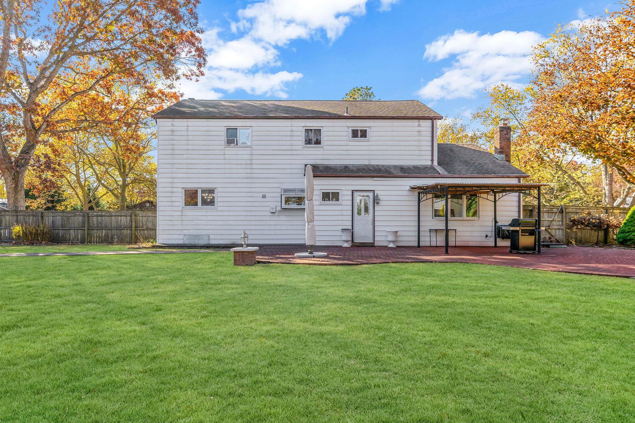 299 Marlin Street, Dix Hills, New York image 11