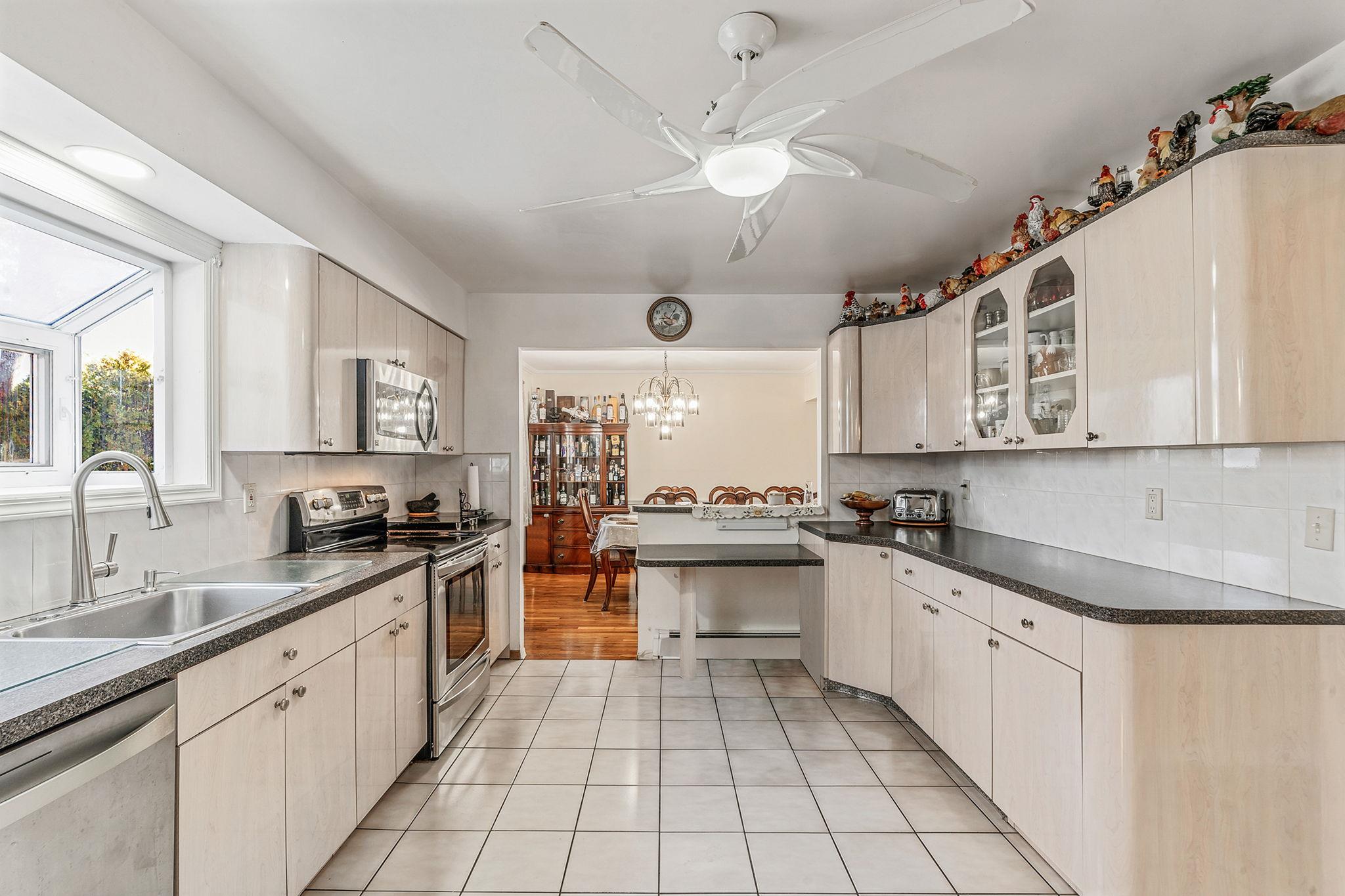 299 Marlin Street, Dix Hills, New York image 19