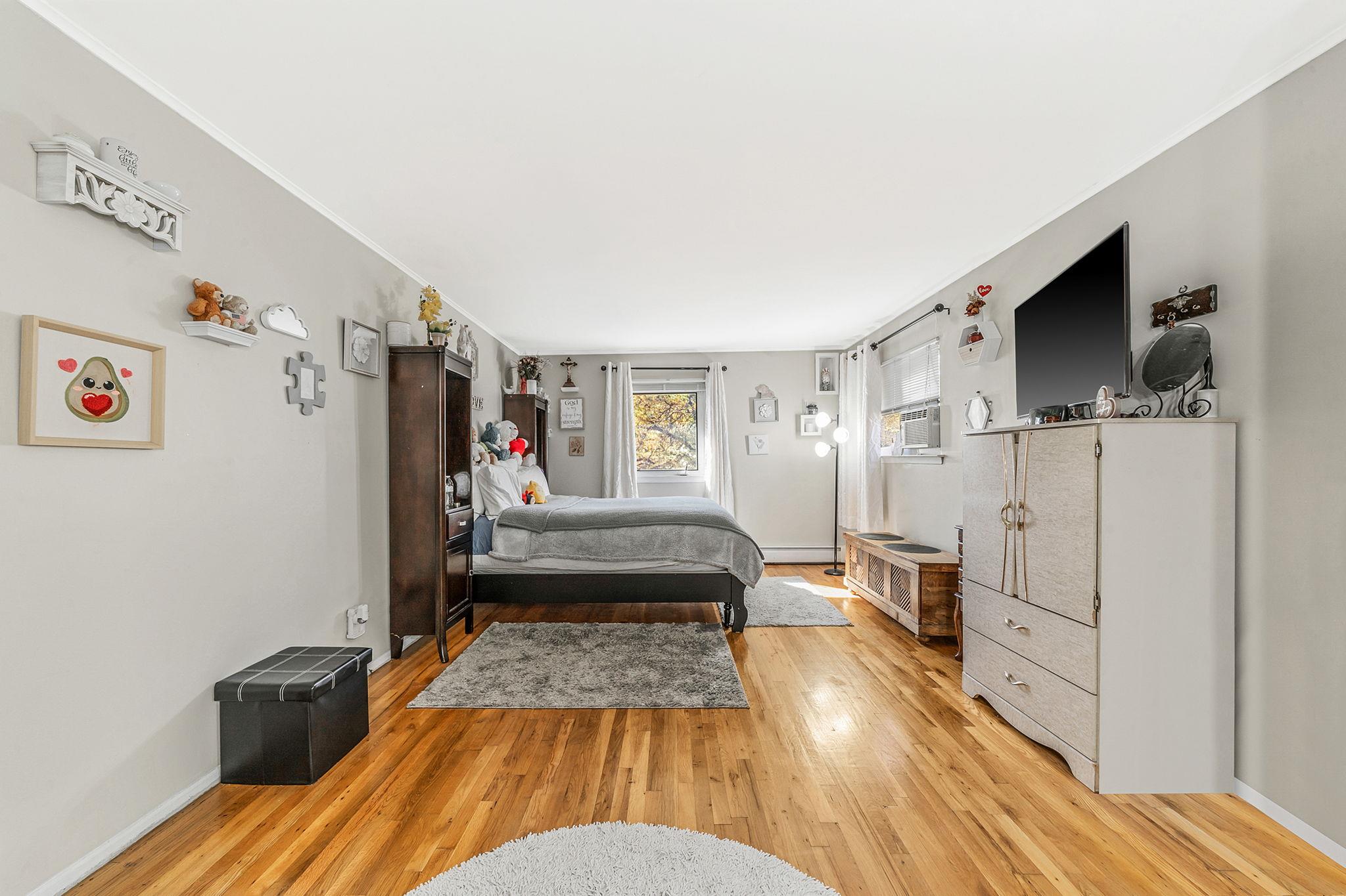 299 Marlin Street, Dix Hills, New York image 29