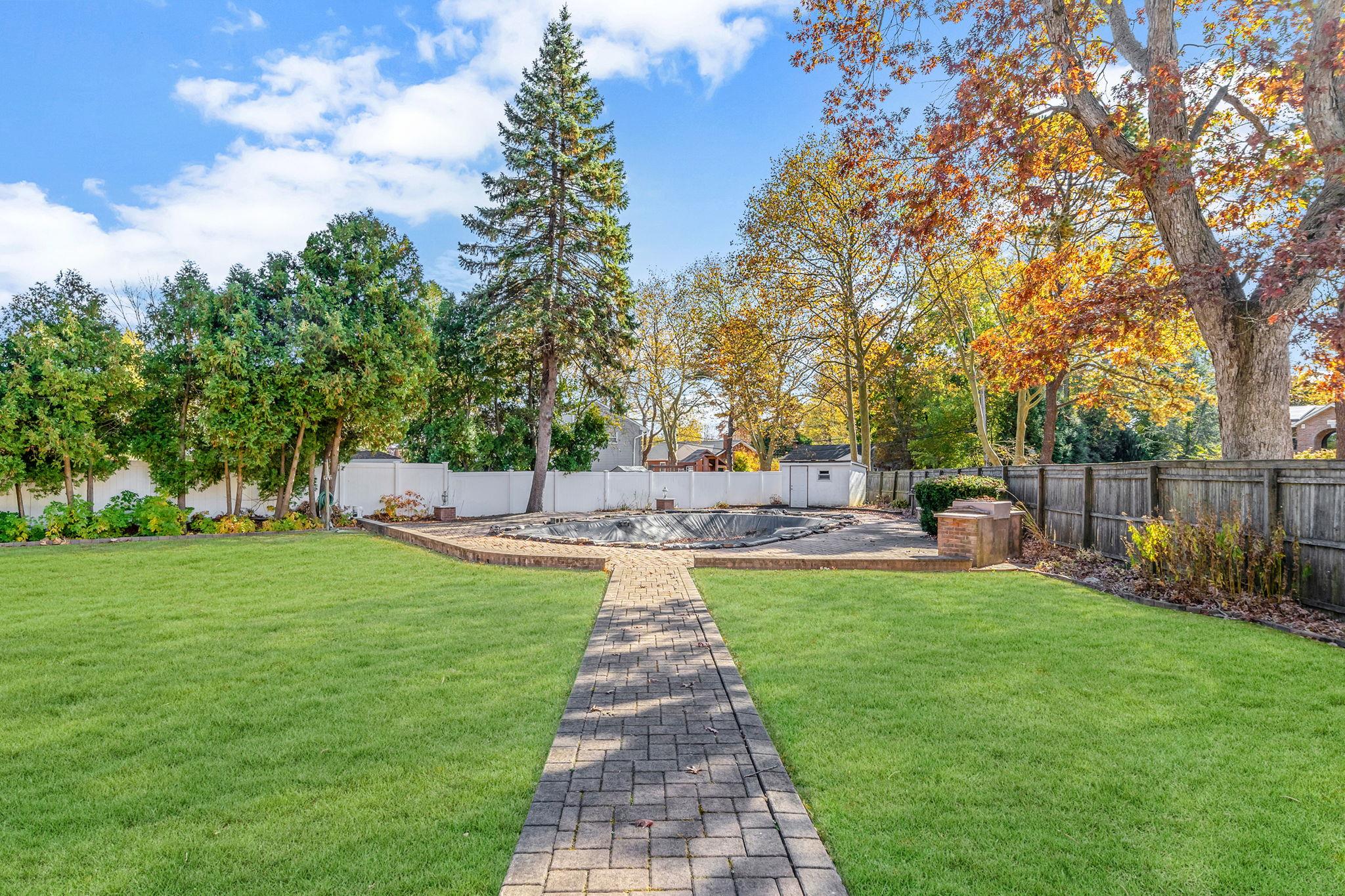 299 Marlin Street, Dix Hills, New York image 7