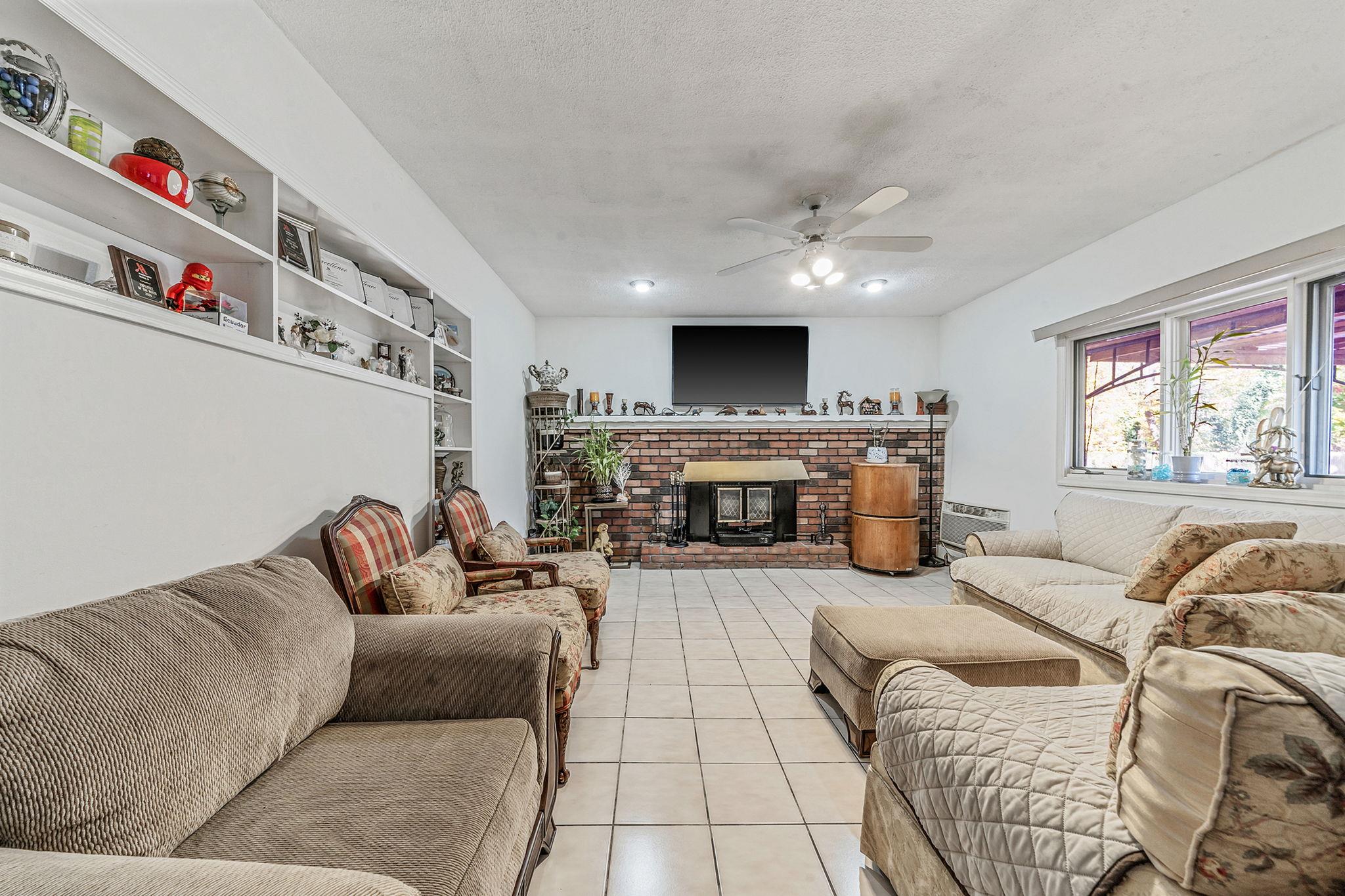 299 Marlin Street, Dix Hills, New York image 17