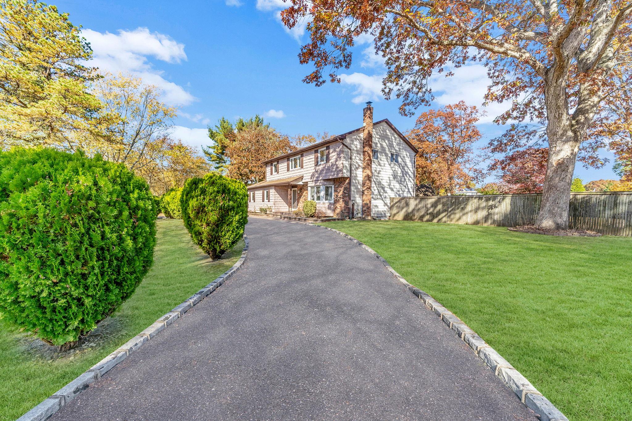 299 Marlin Street, Dix Hills, New York image 5