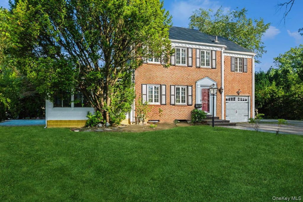 Photo of 210 Clinton Road, Garden City, NY 11530 (MLS # 950542)