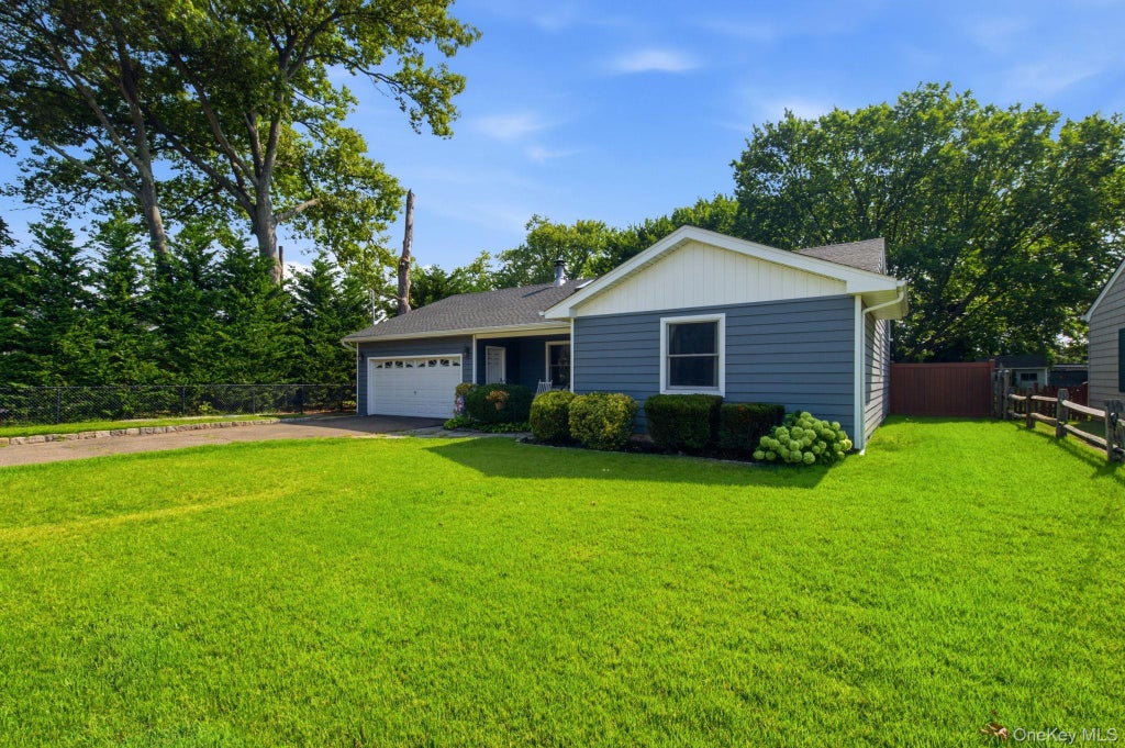 Photo of 65 Jervis Avenue, Copiague, NY 11726 (MLS # 1036174)