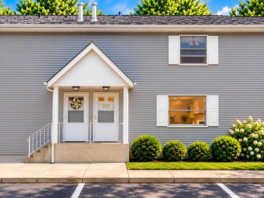 292 HUBERT HUMPHREY DR, SPRING VALLEY, NY 10977 - Image b87185d4bb086bf0821a1d84ccb5dc5e/3646504345