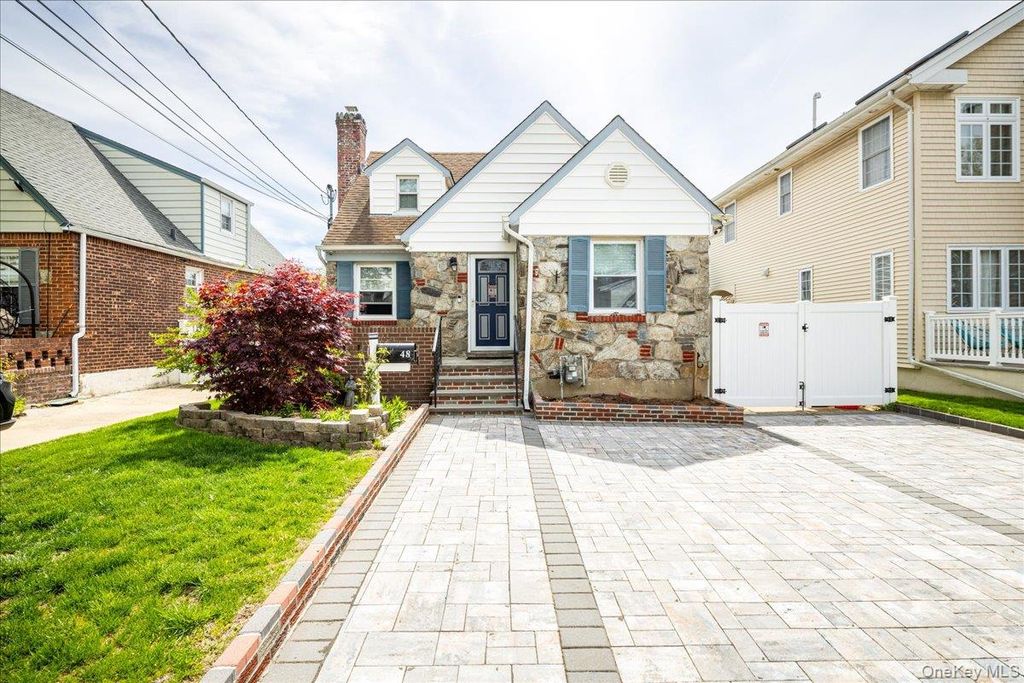 Photo of 48 Hommell Street, Valley Stream, NY 11580 (MLS # 995024)
