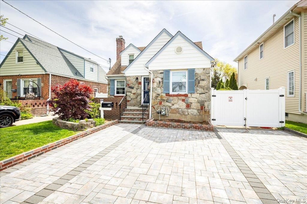 Photo of 48 Hommell Street, Valley Stream, NY 11580 (MLS # 995024)