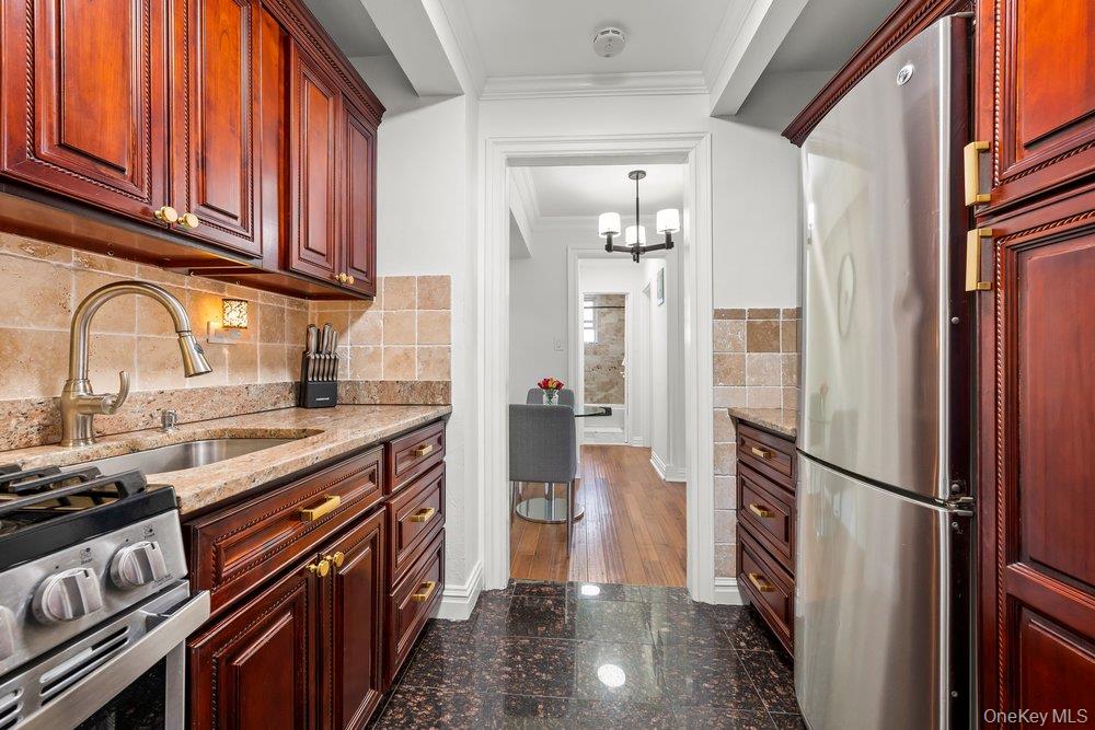 84-50 169th Street 611