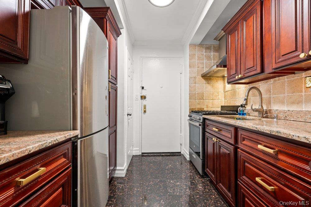 84-50 169th Street 611