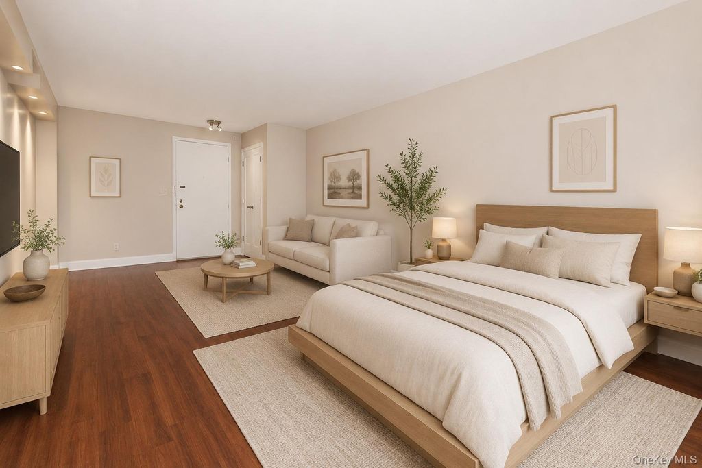 Photo of 12 Old Mamaroneck Road #4L, White Plains, NY 10605 (MLS # 959980)