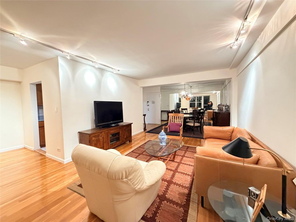 Photo of 142-05 Roosevelt Avenue #519, Flushing, NY 11354 (MLS # 949604)