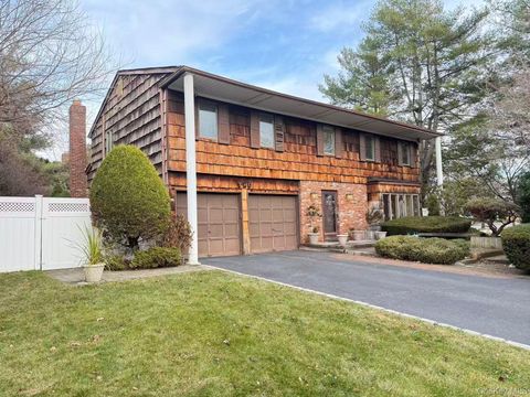 2 Joan Court Woodbury NY 11797
