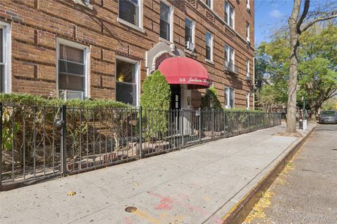 Photo of 34-59 89th Street #6E, Jackson Heights, NY 11372 (MLS # 919605)