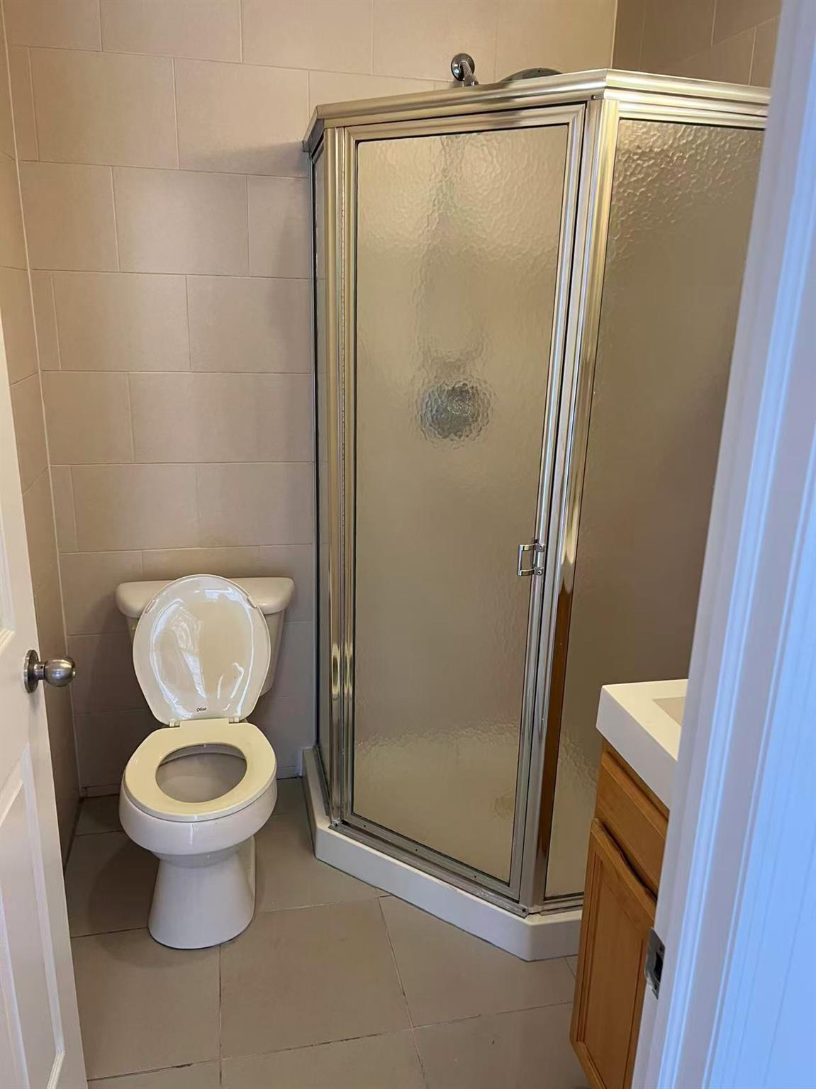 132-73 Maple Avenue 4D