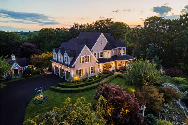 40 SPRUCETOP DR, MAHOPAC, NY 10541 - Image b89a8dff2a0a015ed60c59c76494a7d1/3609865744