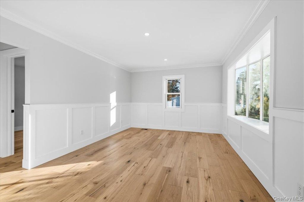 Photo of 1347 Gardiner Drive, Bay Shore, NY 11706 (MLS # 957838)