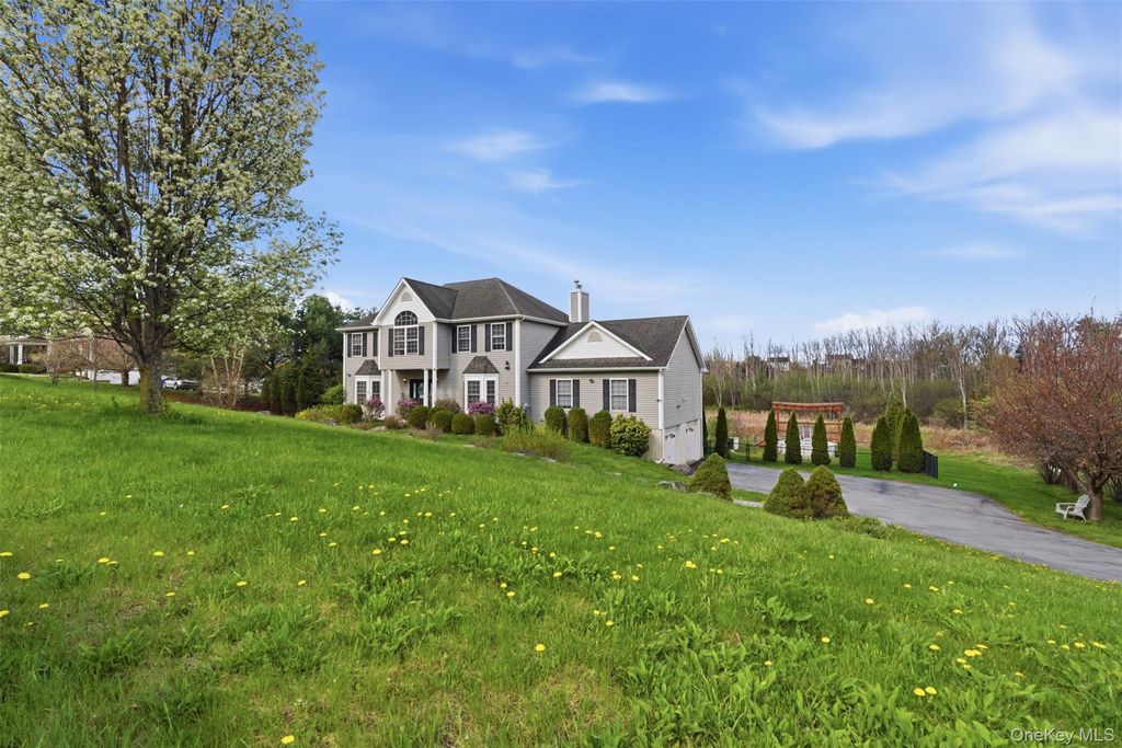 Photo of 6 Von Trapp Court, Washingtonville, NY 10992 (MLS # 987036)