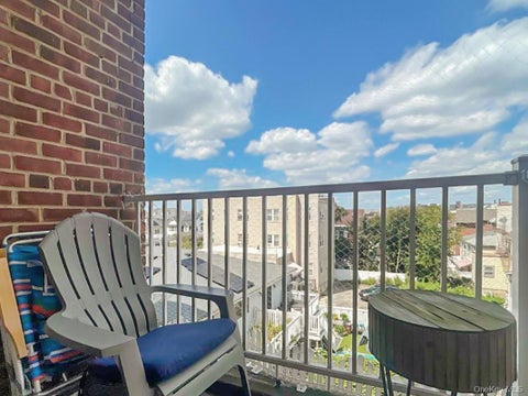 Homes For Sale - 130 Beach 121st Street #3B<br/> Rockaway Park, NY 11694