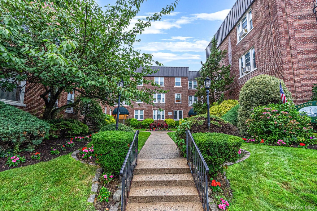 Photo of 185 Atlantic Avenue #C11, Lynbrook, NY 11563 (MLS # 1027798)