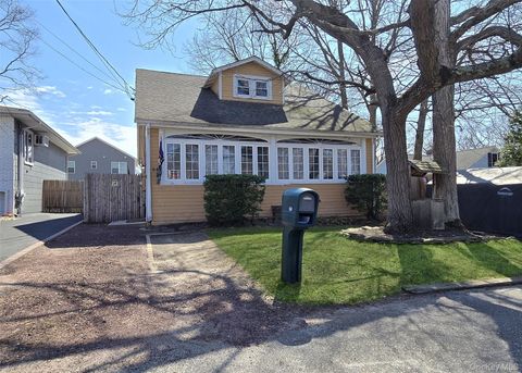 Photo of 64 11th Street, Ronkonkoma, NY 11779 (MLS # 980954)