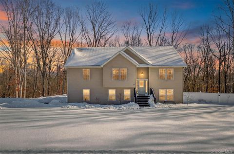 31 Greenshire Way Walden NY 12586