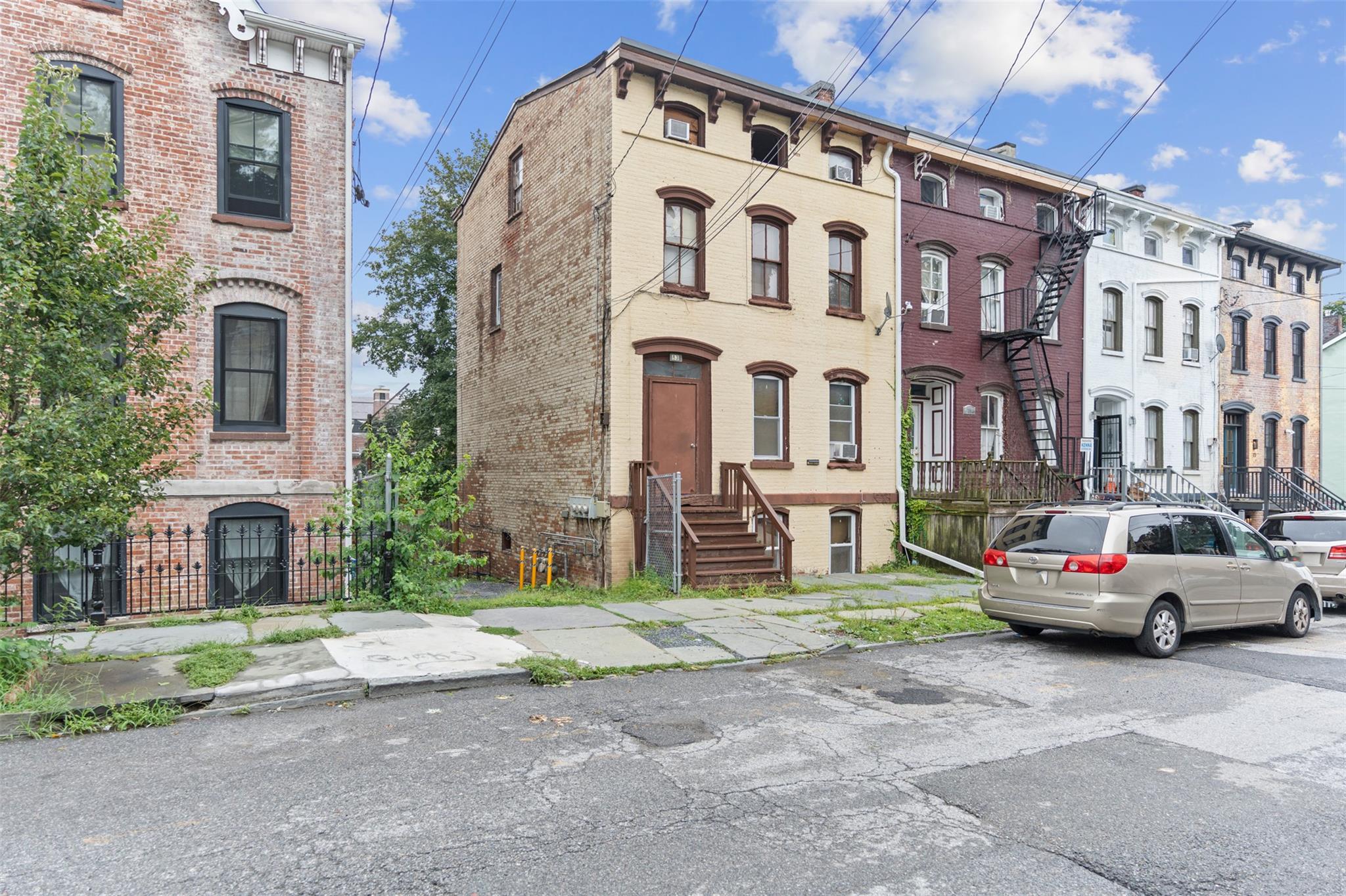 83 Lander Street