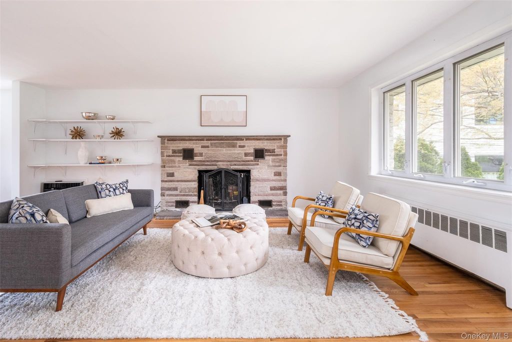 Photo of 1020 Grant Avenue, Pelham, NY 10803 (MLS # 928309)