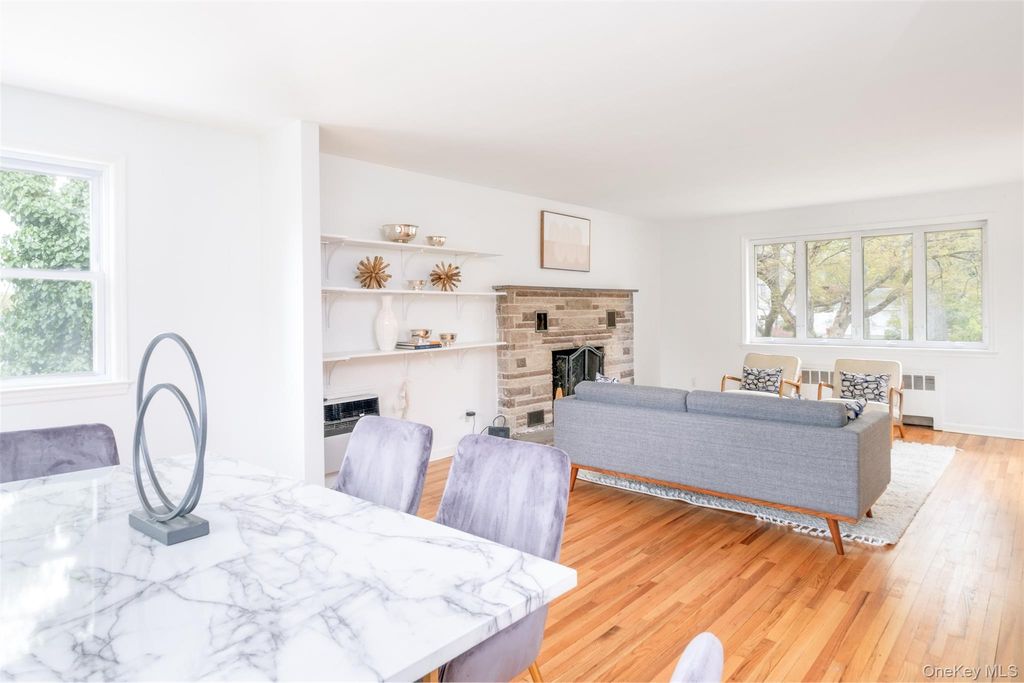 Photo of 1020 Grant Avenue, Pelham, NY 10803 (MLS # 928309)