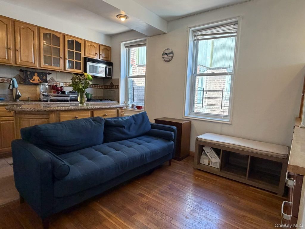 Photo of 84-55 Daniel Street #6E, Briarwood, NY 11435 (MLS # 970101)