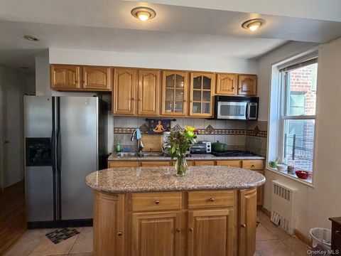 Homes For Sale - 84-55 Daniel Street #6E<br/> Briarwood, NY 11435