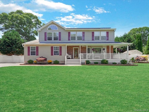 Homes For Sale - 14 Tulip Avenue<br/> Suffolk County, Farmingville, NY 11738