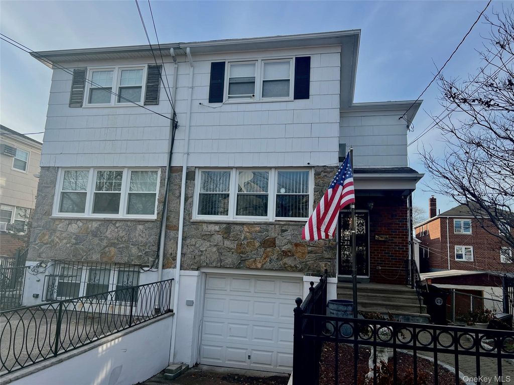 Photo of 1613 Stadium Avenue, Bronx, NY 10465 (MLS # 946354)