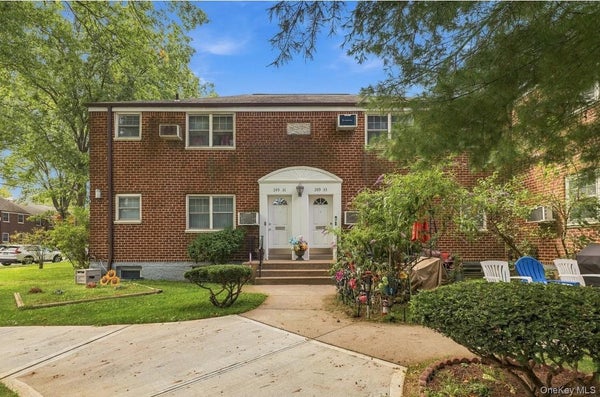 ADDRESS PRIVATE, PARAMUS, NJ  - Image b8c0c9478ff641d1f6110eddde8dae4d/48229163