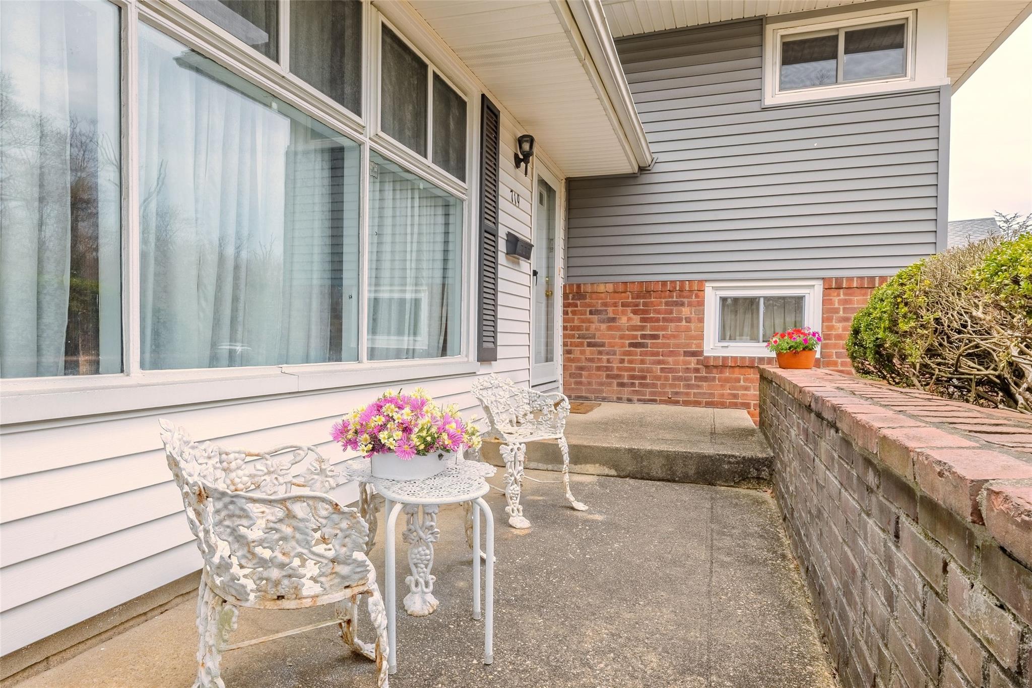 719 Richmond Road, East Meadow, New York image 9