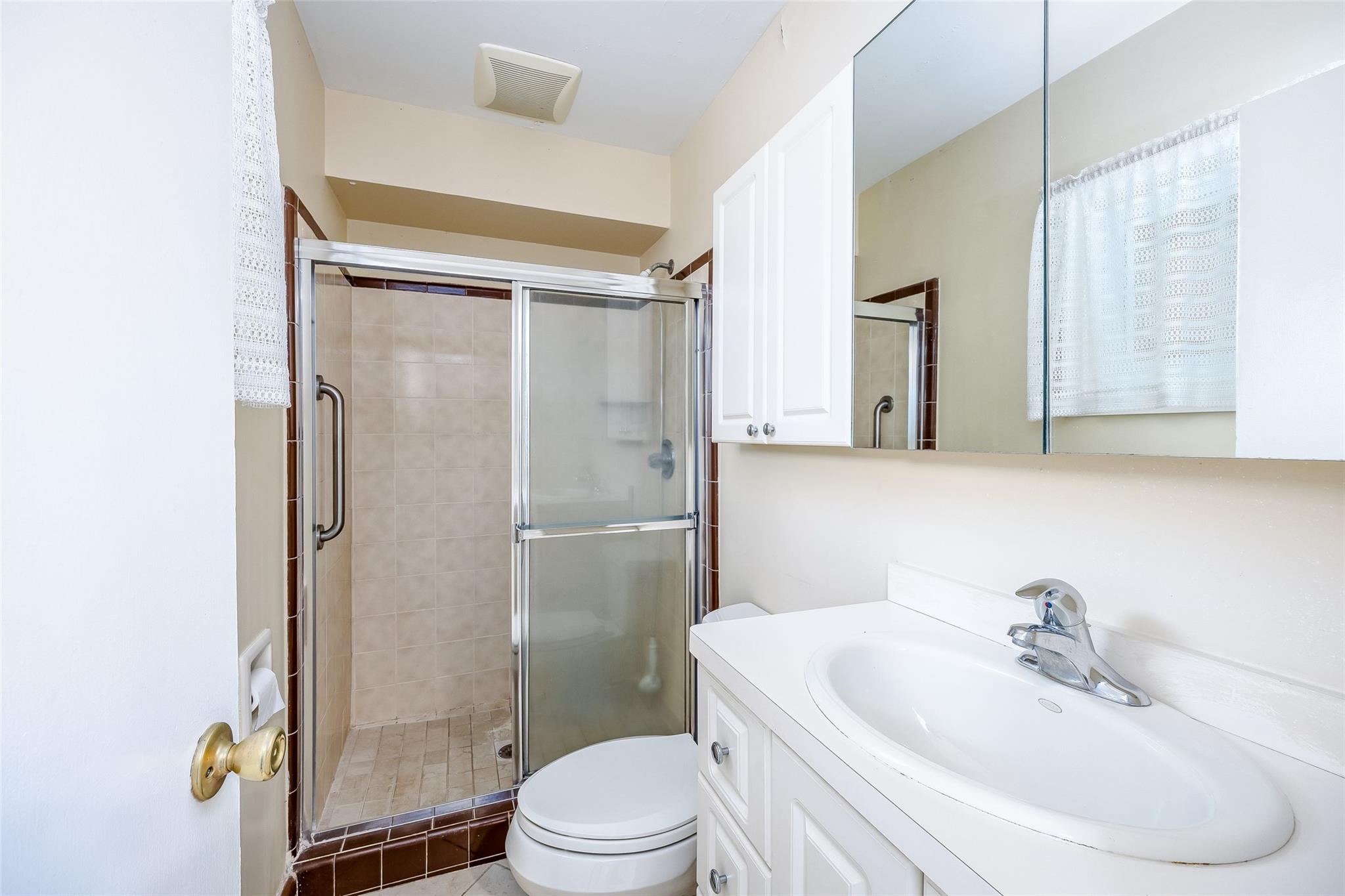 719 Richmond Road, East Meadow, New York image 26