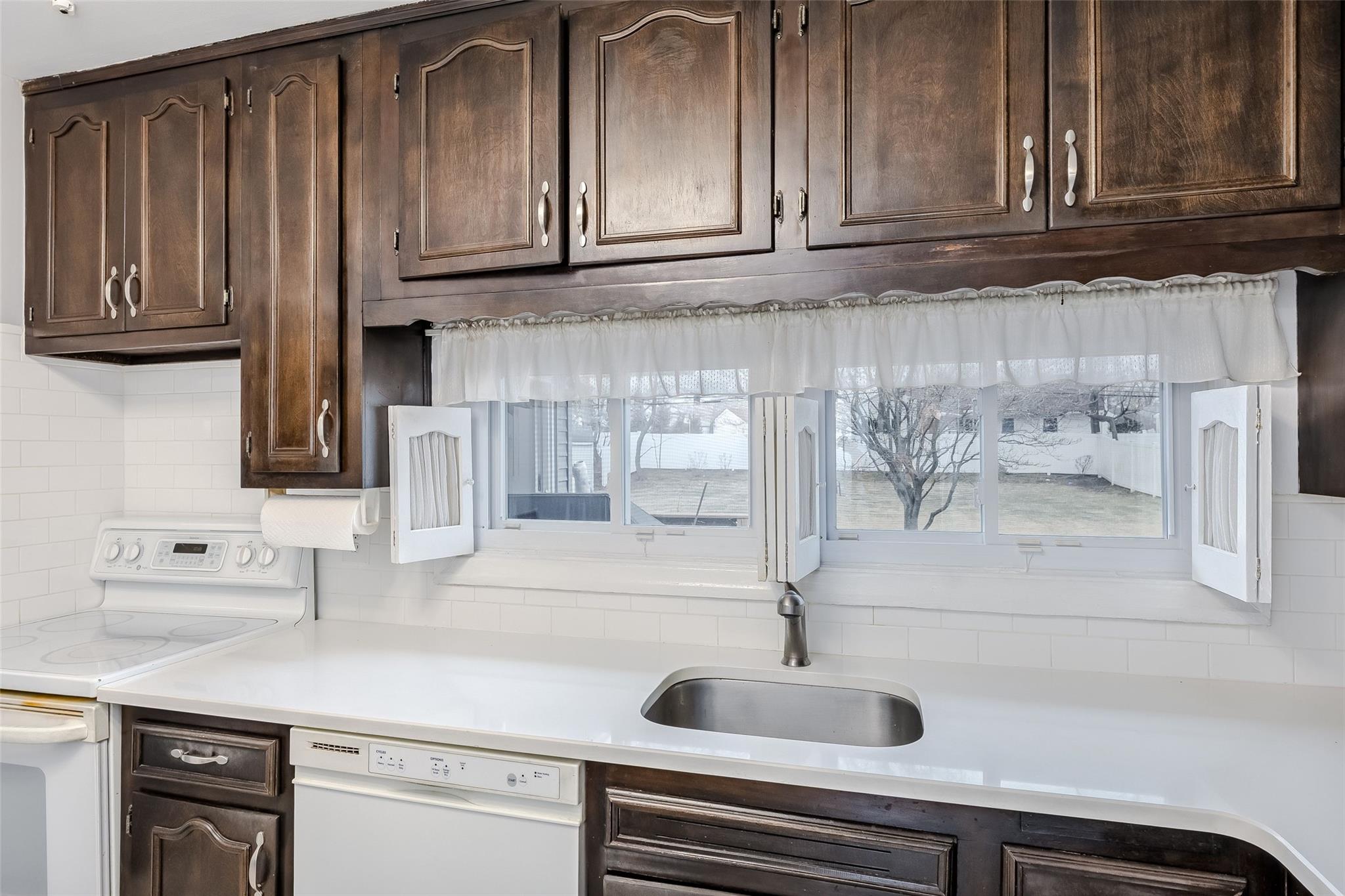 719 Richmond Road, East Meadow, New York image 23