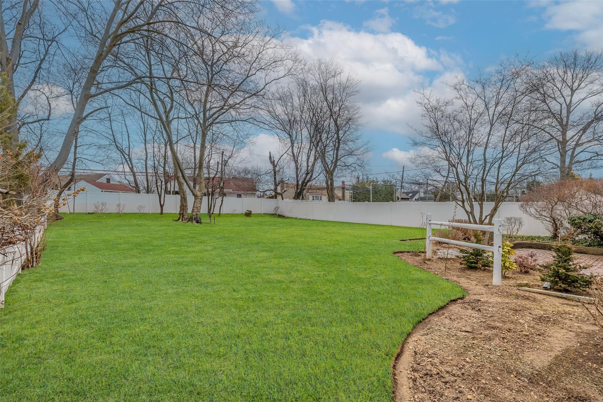 719 Richmond Road, East Meadow, New York image 7