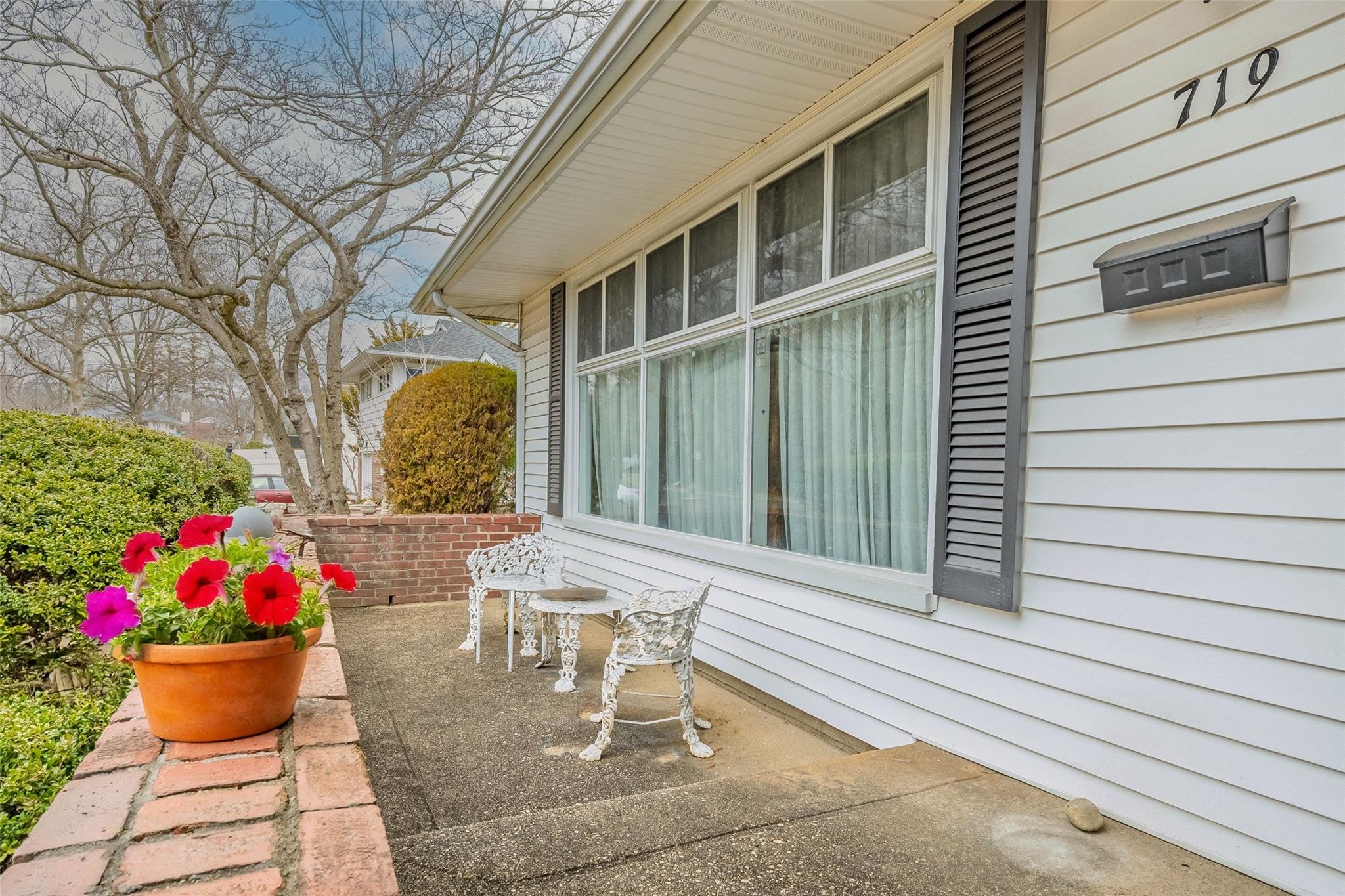 719 Richmond Road, East Meadow, New York image 8