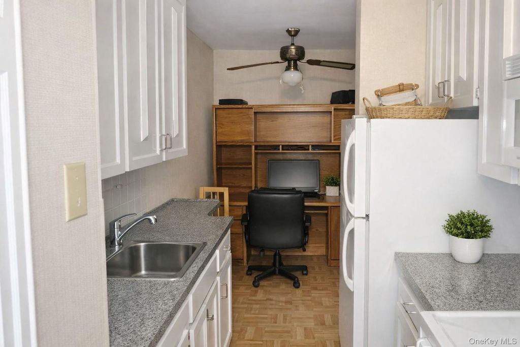 Photo of 650 Shore Road #1S, Long Beach, NY 11561 (MLS # 995841)