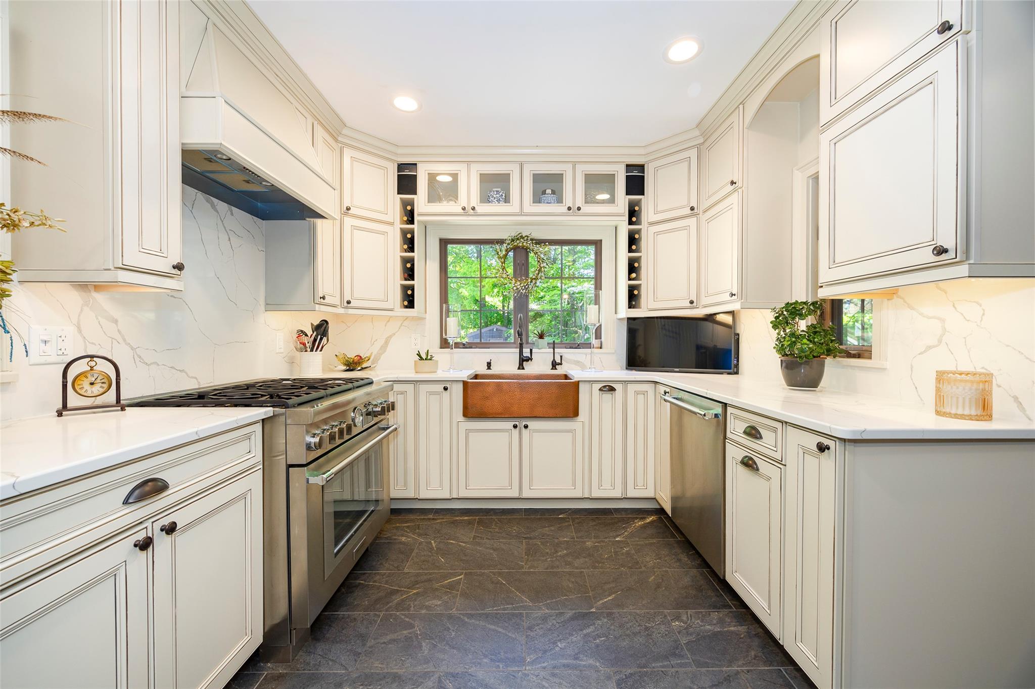 38 Loockerman Avenue, Poughkeepsie, New York image 11