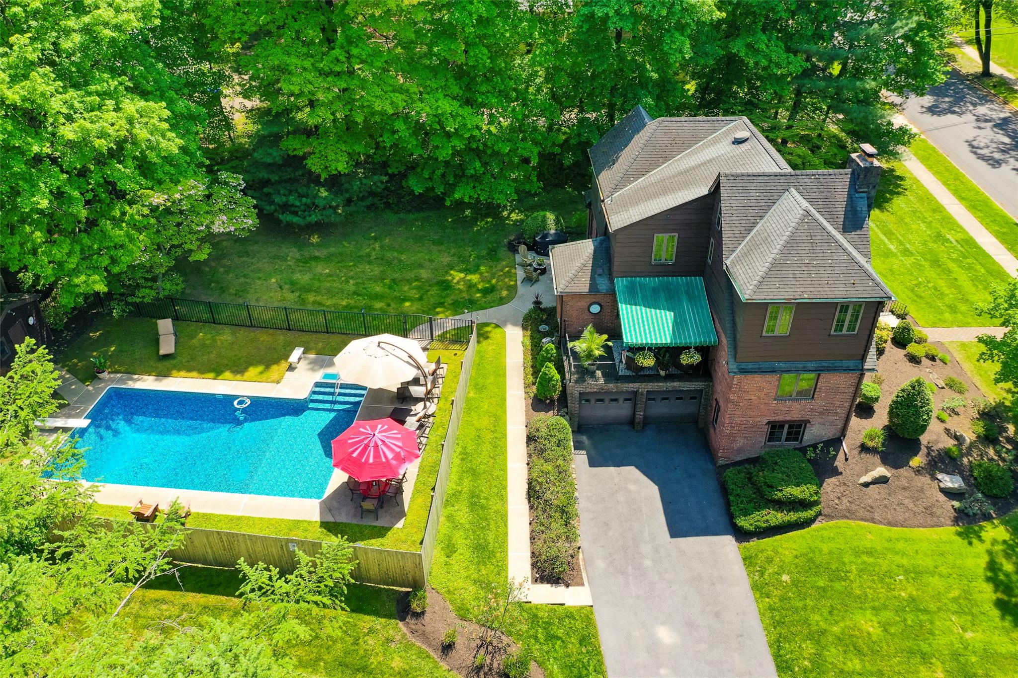 38 Loockerman Avenue, Poughkeepsie, New York image 2