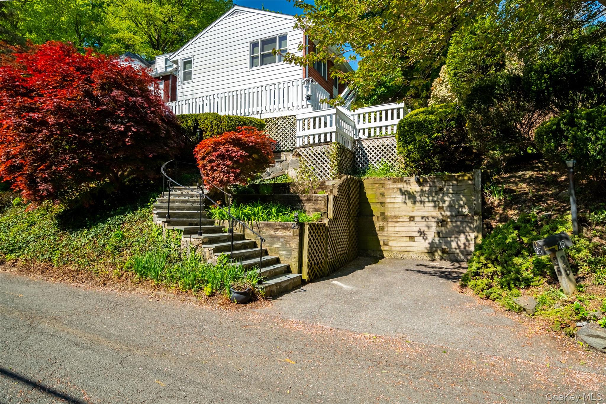 25 Hillside Avenue