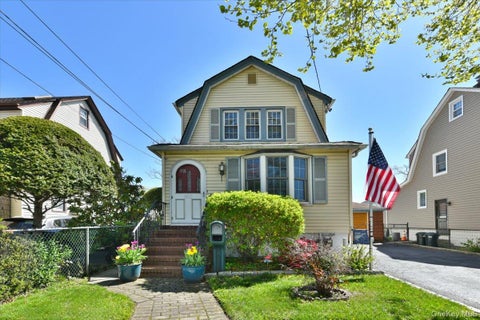Homes For Sale - 83 Cambridge Street<br/> Valley Stream, NY 11581