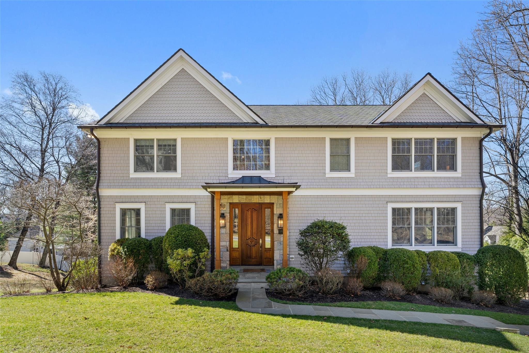 Flintlock Lane, Ardsley, New York - 5 Bedrooms  
5.5 Bathrooms  
10 Rooms - 